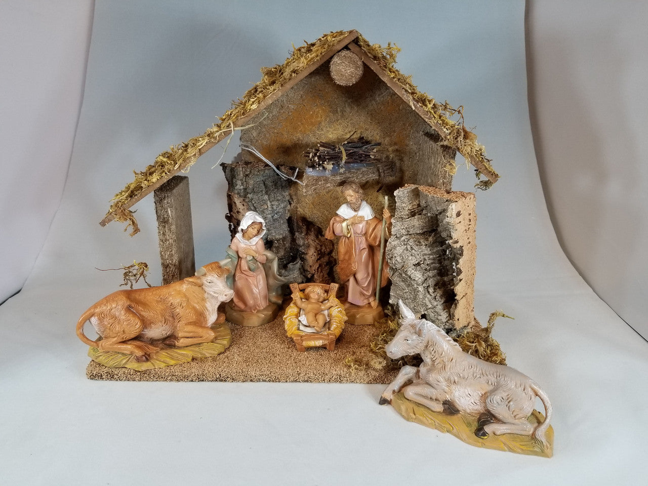 Discontinued - Fontanini Figure Set with Stable