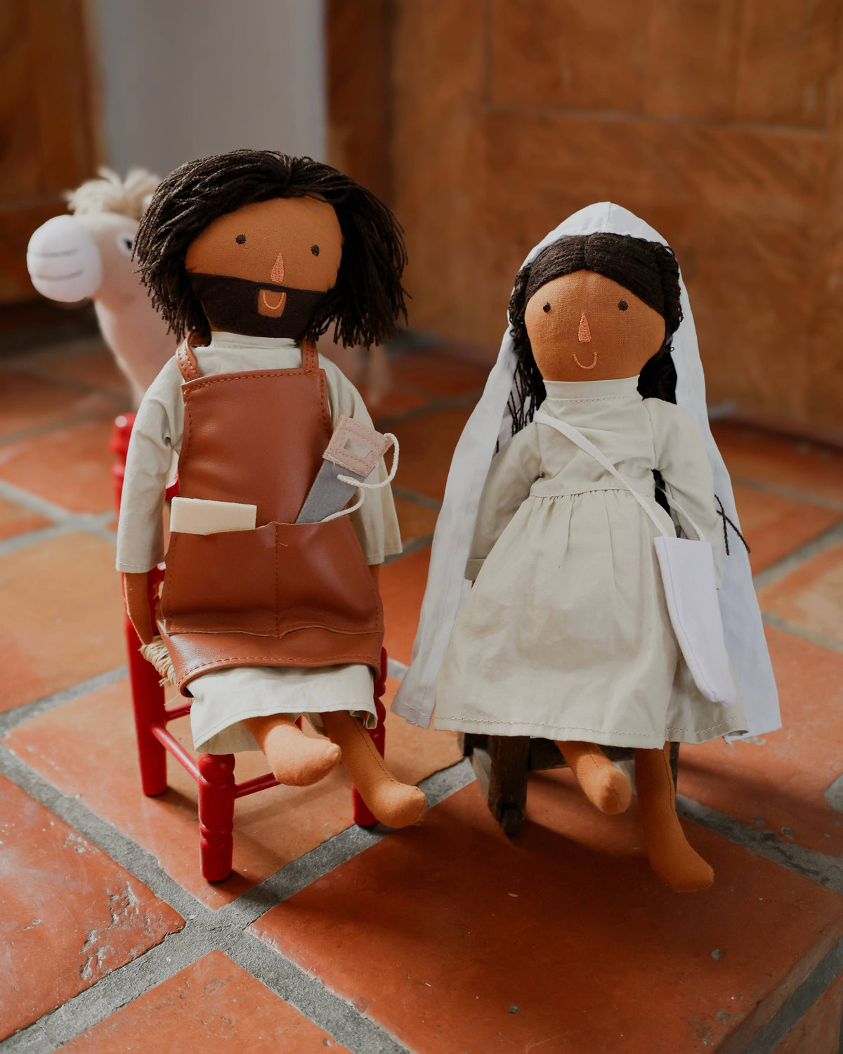 Mary on the Mantel® Advent Set – Catholic Family Christmas Tradition