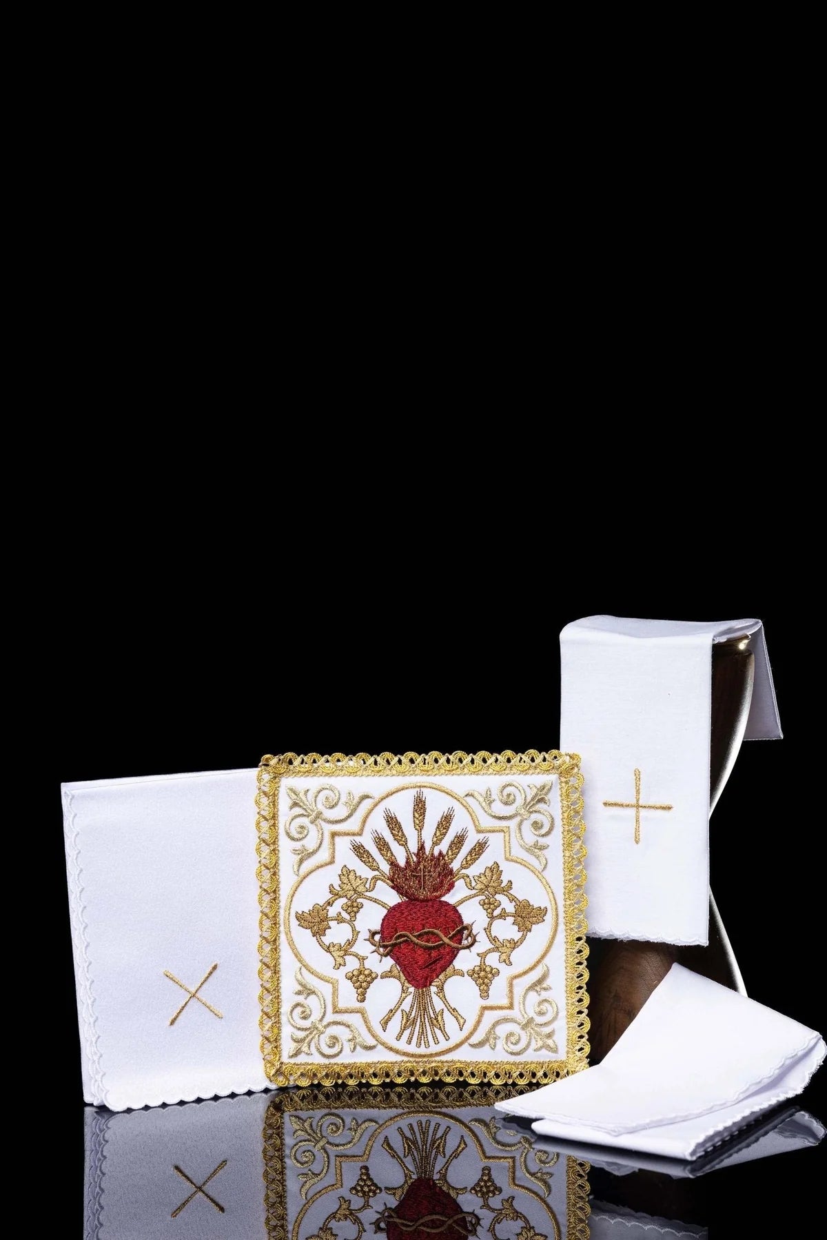 Embroidered Sacred Heart of Jesus Linen Set