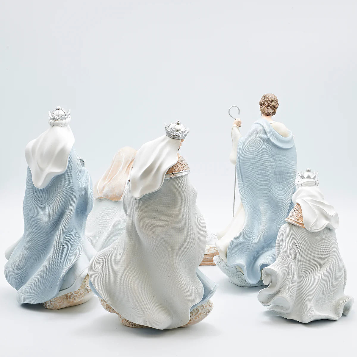 Nativity Set with Leaf Pattern and Blue Gowns Set