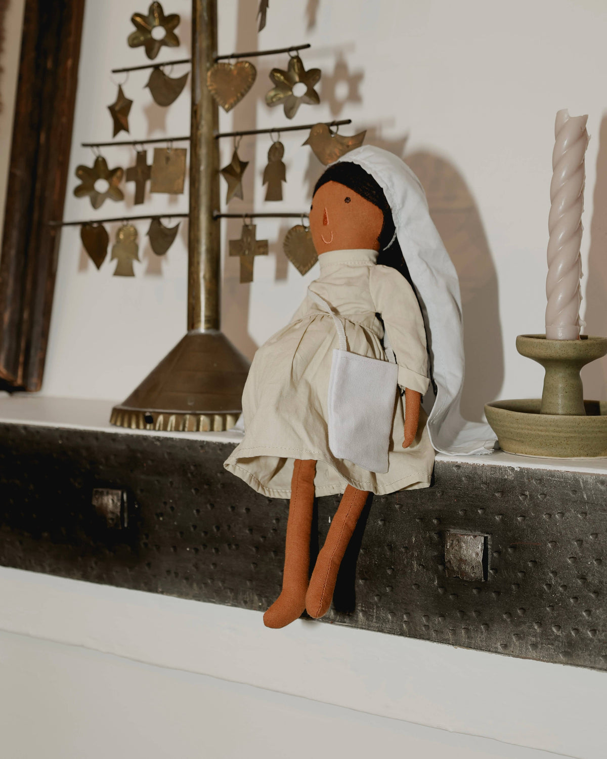 Mary on the Mantel® Advent Set – Catholic Family Christmas Tradition