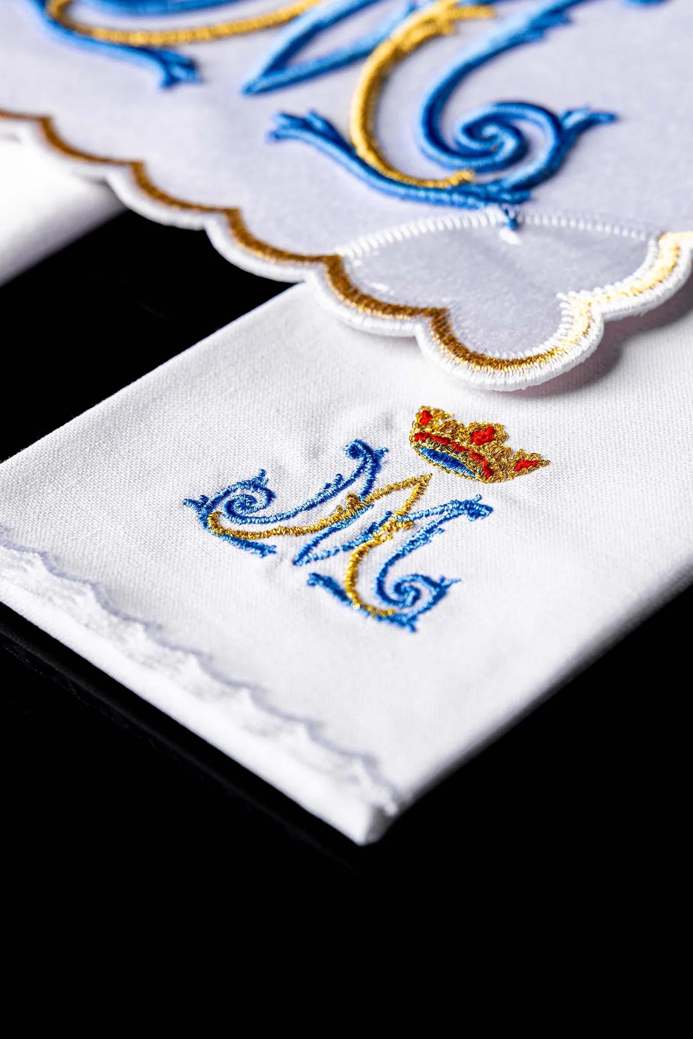 Embroidered Marian Crown Altar Linen Set