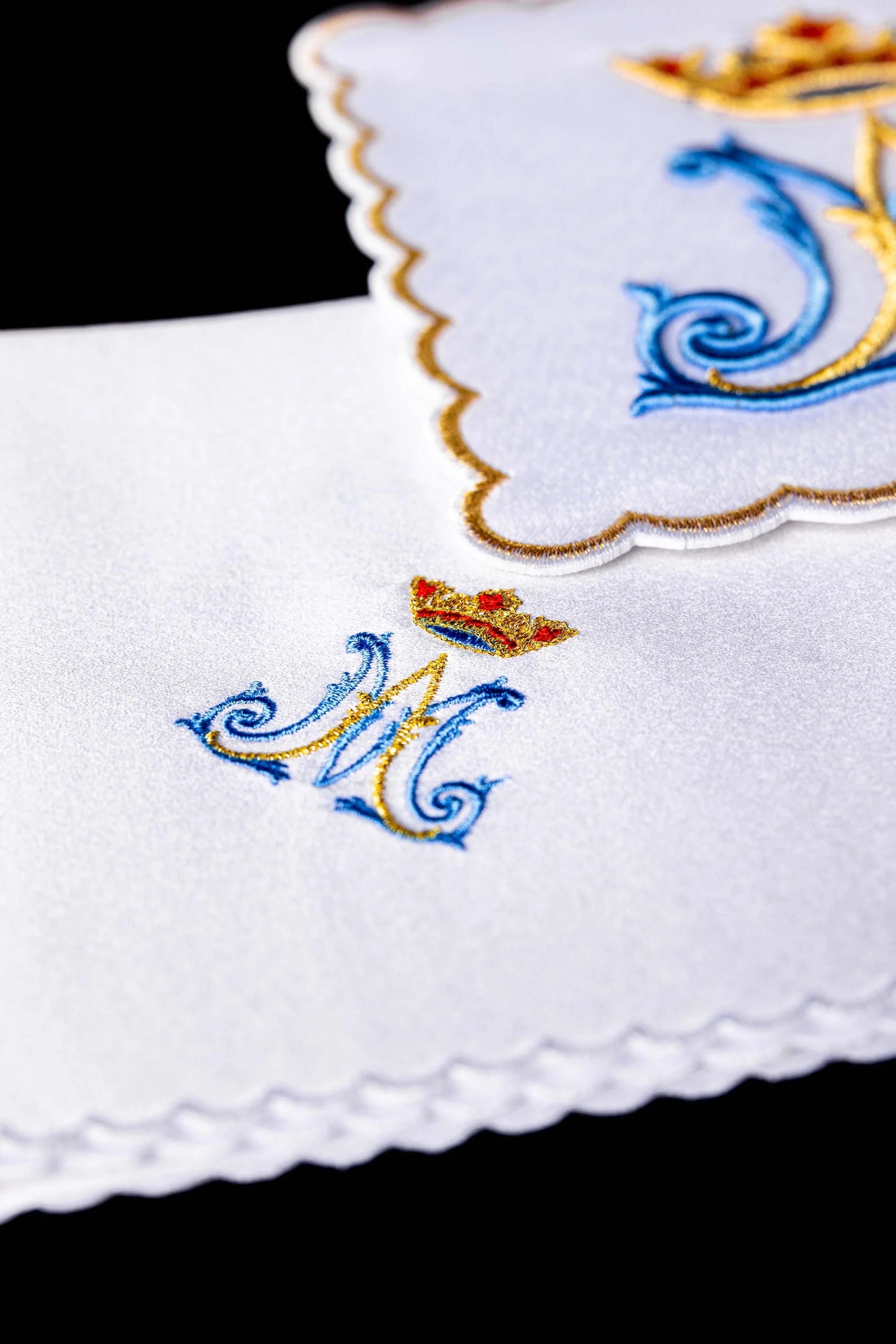 Embroidered Marian Crown Altar Linen Set
