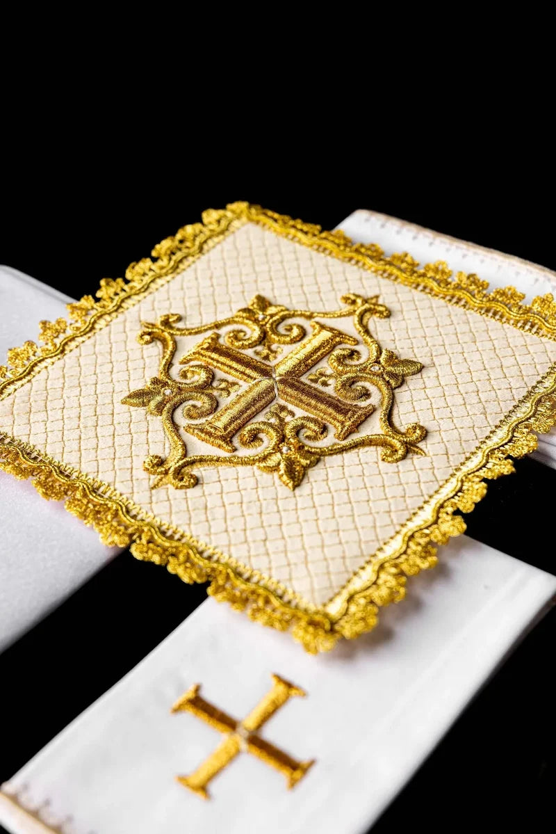 Embroidered Velvet Cross Linen Set