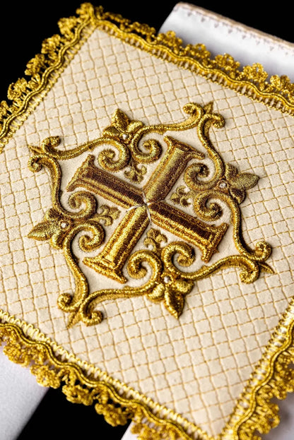 Embroidered Velvet Cross Linen Set